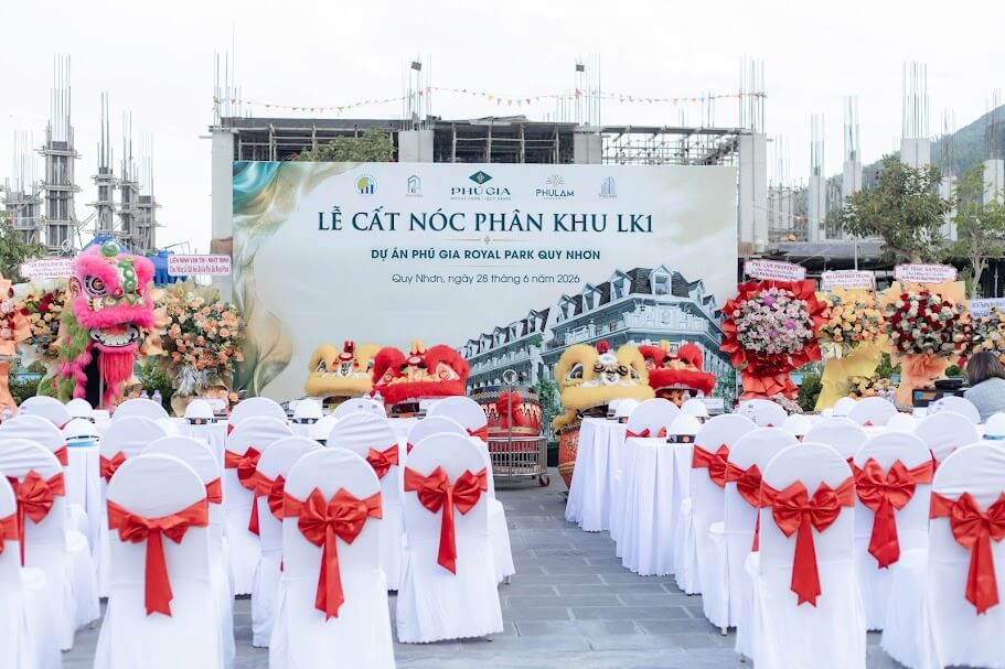 Cất nóc phân khu LK01 Phú Gia Royal Park Quy Nhơn – Dấu mốc quan trọng trên hành trình hoàn thiện đô thị mới